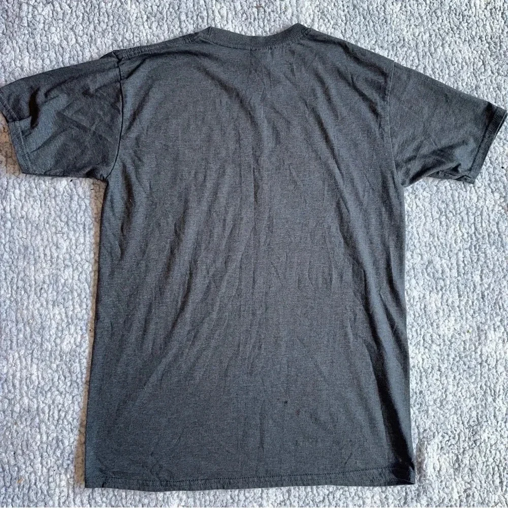 That’s What I Do I Drink and I Know Things Gray T-shirt Size Medium - Picture 2 of 6